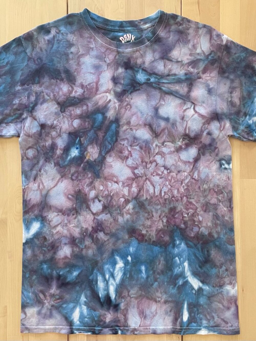 Gildan Unisex Cosmic Crumple Scrunch Tie Dye T-Shirt size Medium Blue PurplePink